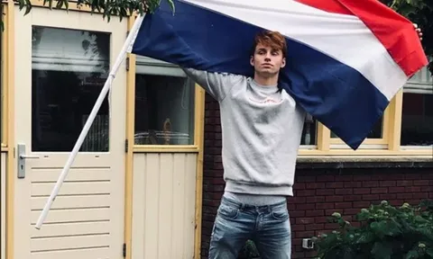 Fan Liverpool: "Cậu ấy phòng ngự rất kinh nghiệm và có vẻ giống Gomez"