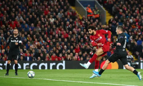 Công làm thủ phá, Liverpool thắng nghẹt thở trong trận cầu 7 bàn