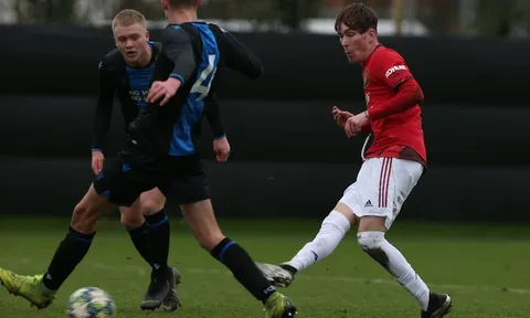 "Carrick 2.0" solo ghi bàn, M.U hạ đối thủ 2 bàn không gỡ