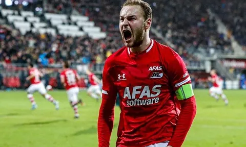 'Carrick mới' xác nhận được các CLB Ngoại hạng Anh để mắt