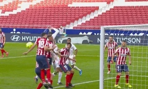 Real hòa kịch tính, Casemiro 'tiếc hùi hụi' vì pha bóng then chốt