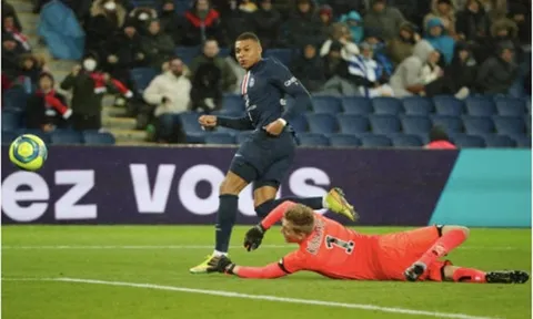 Mbappe lại lên đồng, PSG độc chiếm ngôi nhất bảng