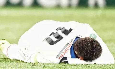 Bị đối phương triệt hạ, Neymar phá vỡ im lặng