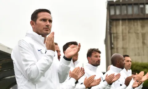 "Vì một điều này, tôi vẫn lo cho tương lai của Lampard ở Chelsea"