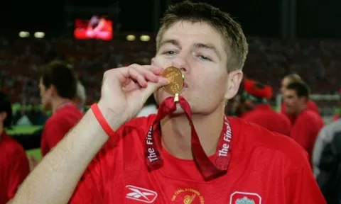 XONG! Liverpool xác nhận rõ khả năng tái chiêu mộ Gerrard
