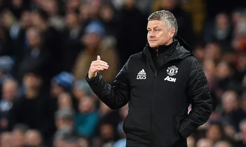 "Cậu ấy nên rời Man Utd và gia nhập Newcastle"