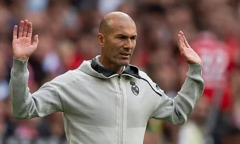 Cầu cạnh "kẻ thất sủng", Zidane đã vào bước đường cùng ở Real?