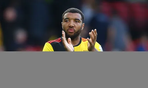 "Cầu thủ Man Utd đó chơi tệ cũng được khen"