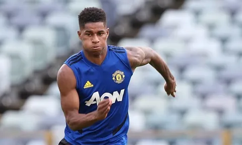 Cầu thủ Man Utd phồng má trợn mắt bởi yêu cầu khó của Solskjaer