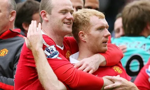 "Cầu thủ M.U đó nhắc Rooney nhớ đến huyền thoại Paul Scholes"