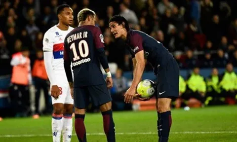 Cavani: "Tôi nghĩ anh ấy vẫn còn nhiều thứ để tặng PSG"