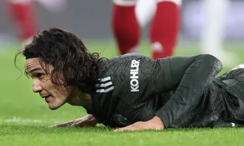 Cavani thừa kinh nghiệm nhưng không thể "gánh" hàng công Man Utd