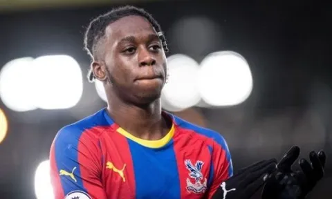 Cay đắng! Sắp bị Wan-Bissaka chiếm chỗ, sao M.U gửi thông điệp buồn rầu