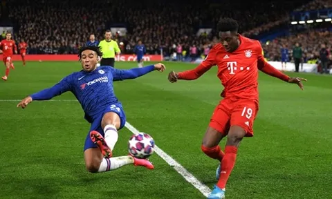 Biến hàng thủ Chelsea thành trò hề, Davies tiếp tục xát muối đối thủ