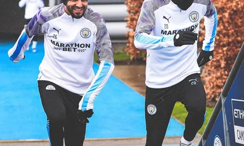 Vẻ rạng ngời của Man City sau chiến tích ở Carabao Cup