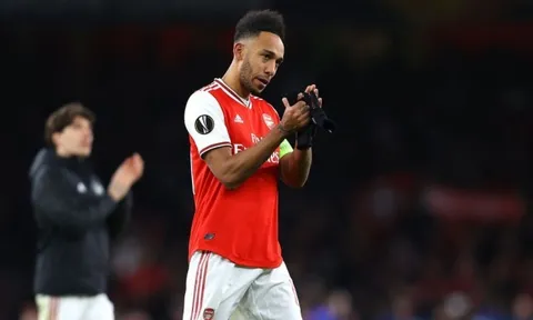 CĐV Arsenal: "Chúng ta nên để anh ấy đi"