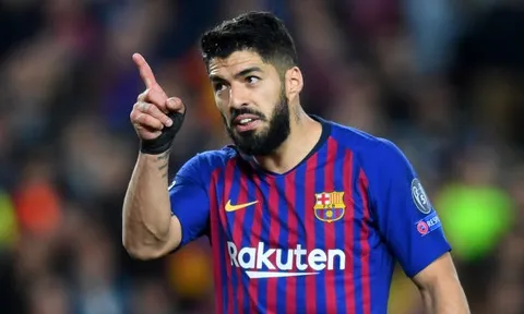 CĐV Barca thật cạn tình, chỉ vì 1 người mà huýt sáo và la ó "công thần" Suarez