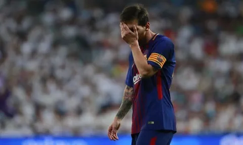 CĐV Barca tức giận: "Tồi tệ và chết tiệt, hắn ta bị bỏ túi dễ dàng"
