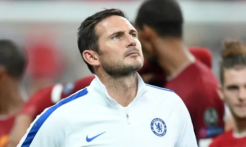 CĐV Chelsea: "Phí tiền; Mua cậu ta là ngu ngốc"