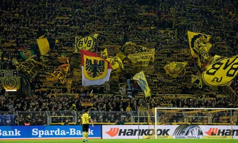 CĐV Dortmund làm một cử chỉ đầy tính nhân văn vào thời điểm Corona bùng phát