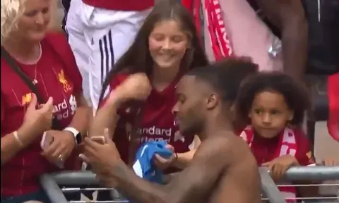 CĐV Liverpool đã thôi thù ghét Sterling