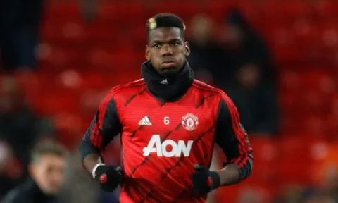 CĐV Man Utd bẻ lái: "Vị vua. Đẳng cấp. Ngôi sao của chúng ta"