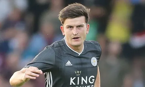 CĐV Man Utd điên tiết: "Không phải cậu ấy tới OTF kiểm tra y tế sao?"