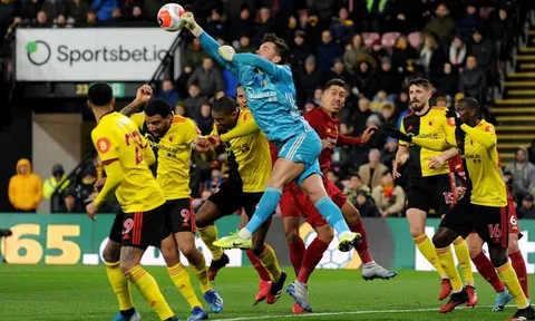 CĐV Spurs: "Cái quái gì thế, điên à, xoá luôn tên CLB này đi nếu mang hắn về"