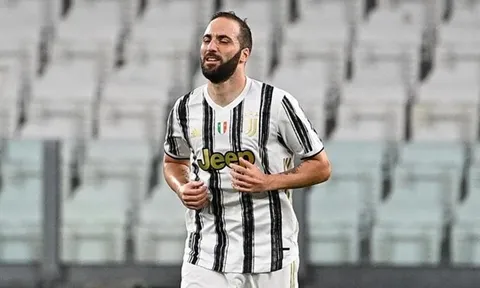 Chai mặt, “trò cưng của Sarri” quyết tâm bám trụ ở Juventus