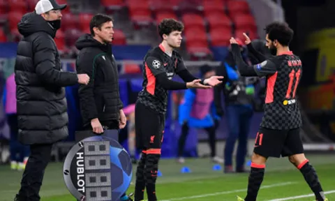 Chấm điểm Liverpool trận Leipzig: Trung vệ "giả" chói sáng