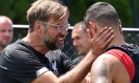 Chăm sóc nhiệt tình, Klopp khiến trò cưng 'phát sợ'