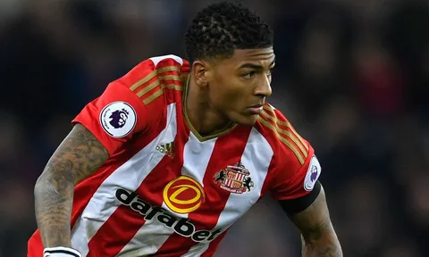 Chân dung kẻ 'đồ sát' M.U - Patrick van Aanholt