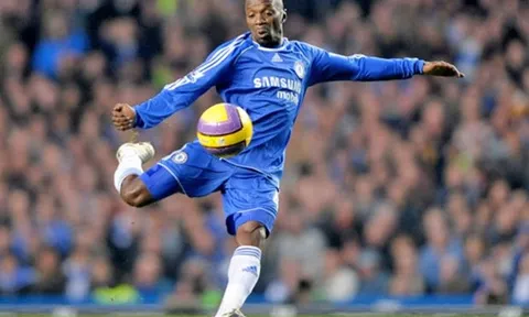 Chelsea và 5 tiền vệ trứ danh
