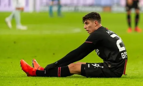 Chèo kéo "thần đồng", Bayern nhận cú tát trời giáng