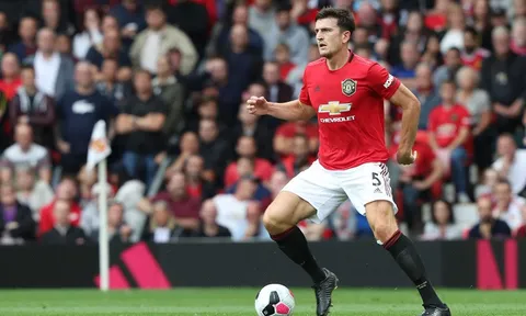Chỉ 2 pha xử lý, Harry Maguire giúp hàng thủ M.U lột xác với IQ "vô cực"