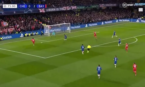 Chỉ 2 trận đấu, Alphonso Davies đã nhắc nhở Robertson phải cẩn thận