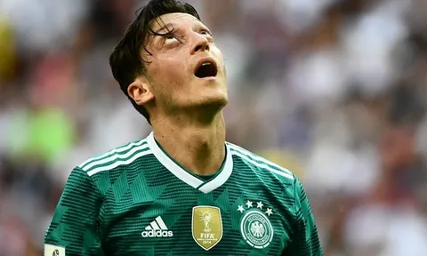 Chỉ trích Ozil, sao Real bị gọi là Đức Quốc xã