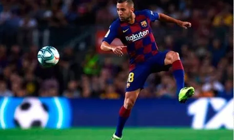 Chia lửa cho Alba, Barca nhắm "cơn lốc biên trái La Liga"