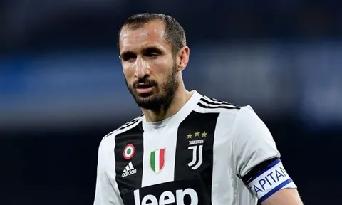 Chiellini coi mình là cầu thủ bình thường, thừa nhận thua kém 2 trung vệ