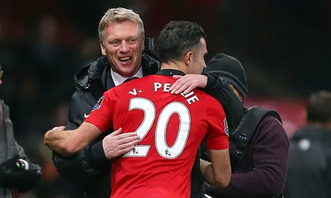 "Chiến lược của Man Utd điên rồ. Không hiểu họ mua cầu thủ để PR hay vì tài năng"
