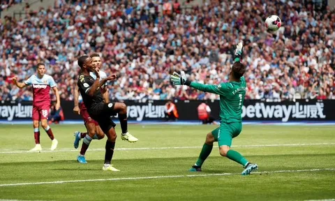 Chiến thắng hủy diệt của Man City và những con số