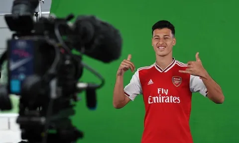 CHÍNH THỨC: Arsenal công bố tân binh đầu tiên, một 'viên ngọc quý'