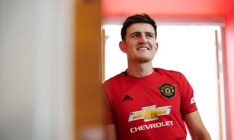 NÓNG: "Bom tấn" Maguire khoác số áo huyền thoại tại Man Utd