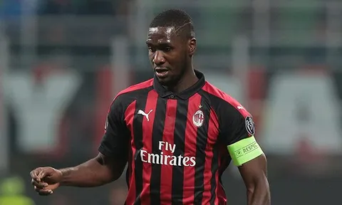 CHÍNH THỨC: Hậu vệ Colombia chia tay AC Milan sau 7 năm gắn bó