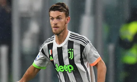 CHÍNH THỨC: Sao Juventus dính Corona, Ronaldo và toàn đội tiến hành cách ly