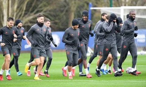 CHÍNH THỨC! EPL thực sự toang, tới cầu thủ Chelsea dính COVID-19