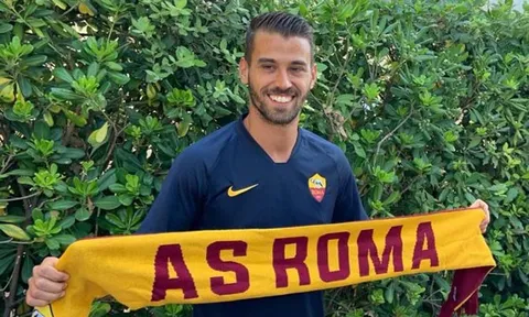 CHÍNH THỨC: Hậu vệ thất sủng của Juve đến Roma kiểm tra y tế
