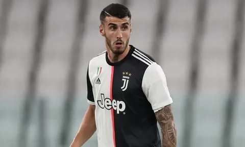 CHÍNH THỨC: Juventus chia tay cái tên đầu tiên trong mùa hè 2020