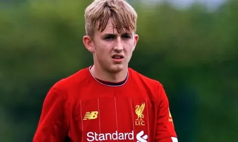 CHÍNH THỨC! Liverpool trói chân thành công "cầu thủ làm Gerrard ấn tượng"