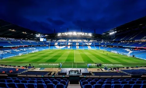 CHÍNH THỨC: Man City ra thông báo, EPL lại khốn đốn vì 'đại dịch'